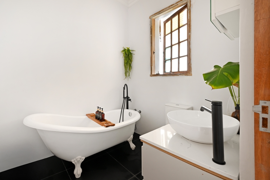 3 Bedroom Property for Sale in Sea Point Western Cape